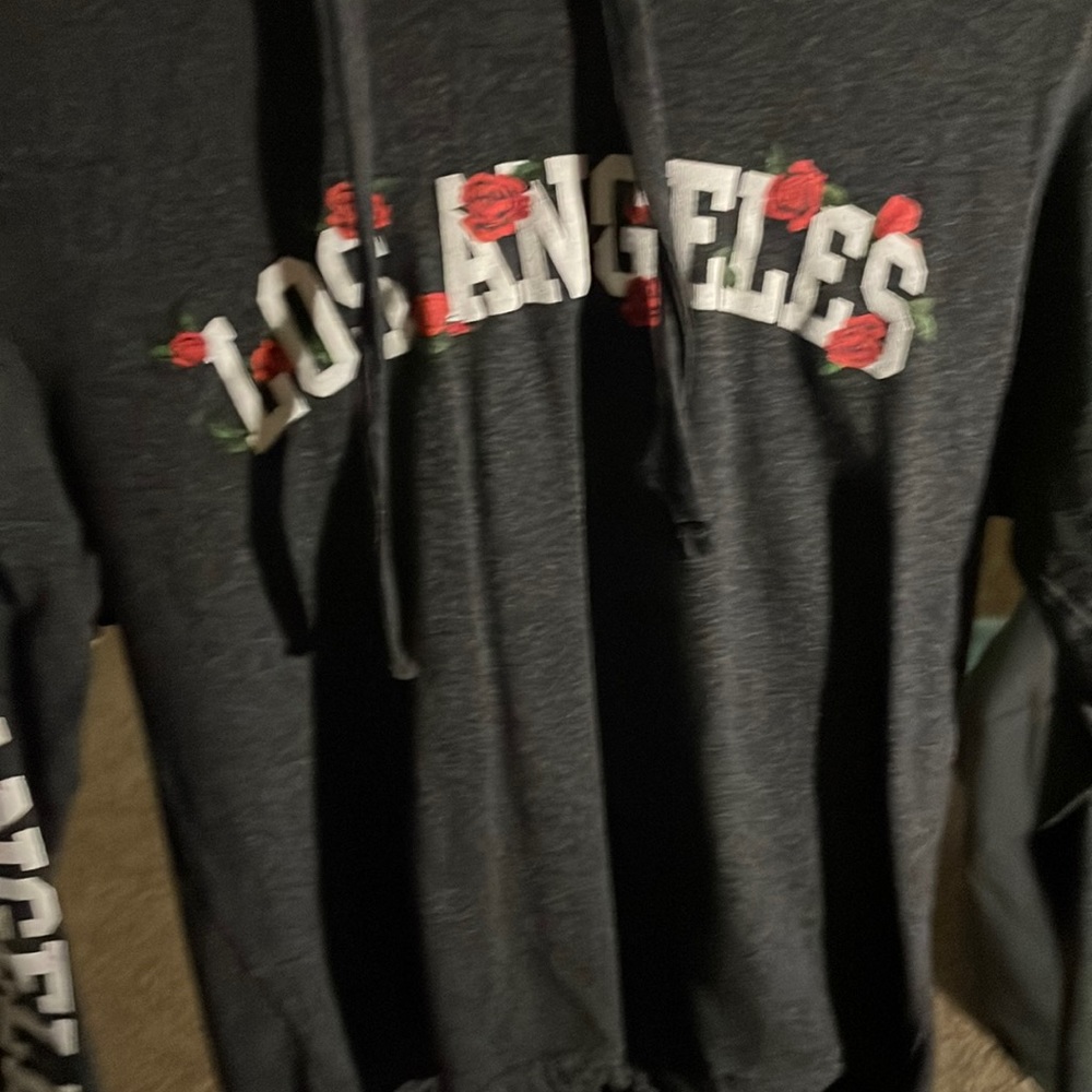 Size medium women’s thin hoodie cropped